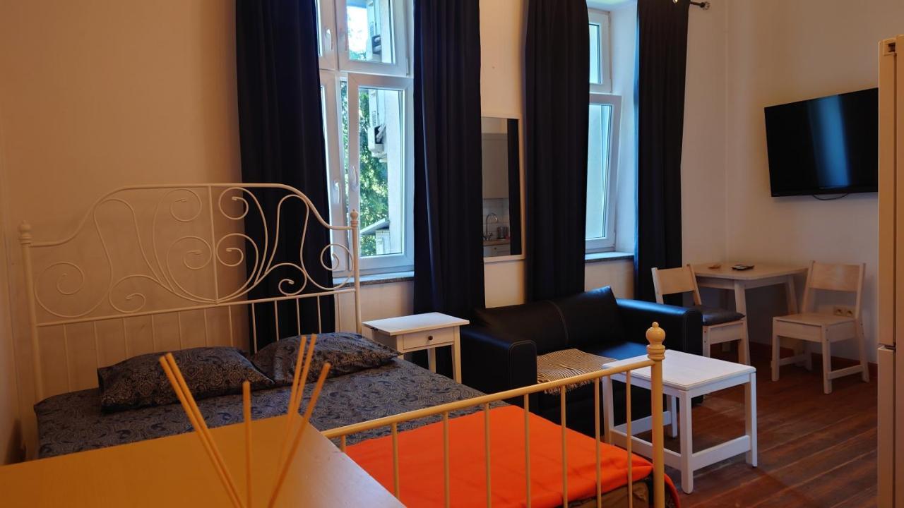 Apartamenty Przy Stonehenge Sosnowiec Esterno foto